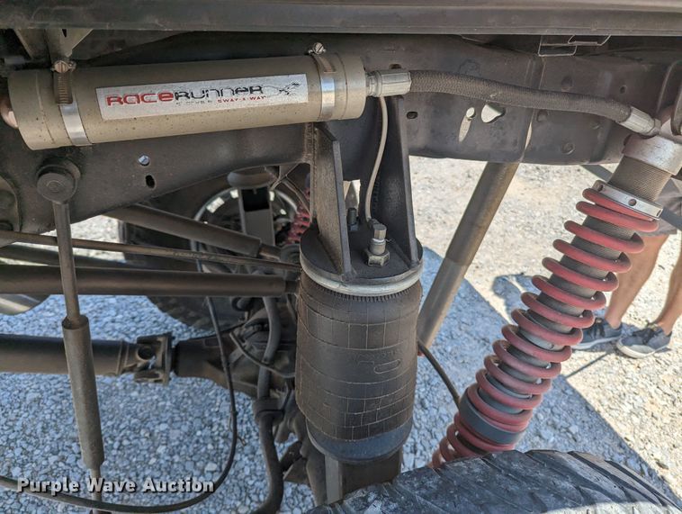 image for item MO9005 2003 Ford F350 Super Duty  Crew Cab pickup truck