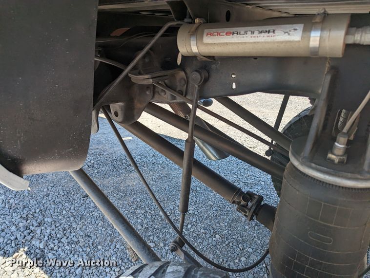 image for item MO9005 2003 Ford F350 Super Duty  Crew Cab pickup truck