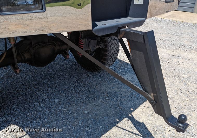 image for item MO9005 2003 Ford F350 Super Duty  Crew Cab pickup truck