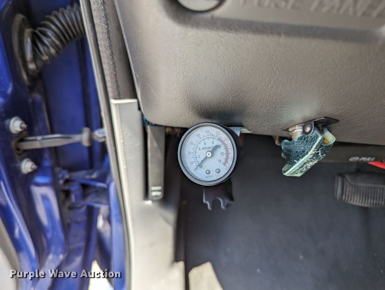 image for item MO9005 2003 Ford F350 Super Duty  Crew Cab pickup truck