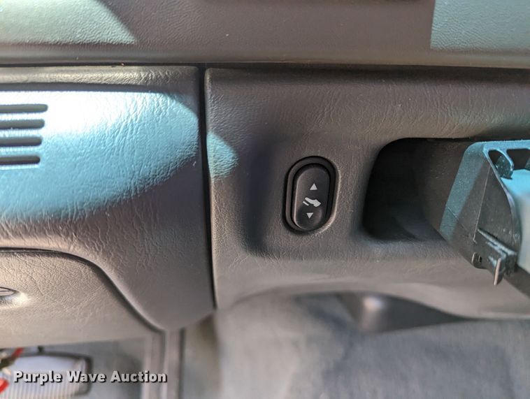 image for item MO9005 2003 Ford F350 Super Duty  Crew Cab pickup truck