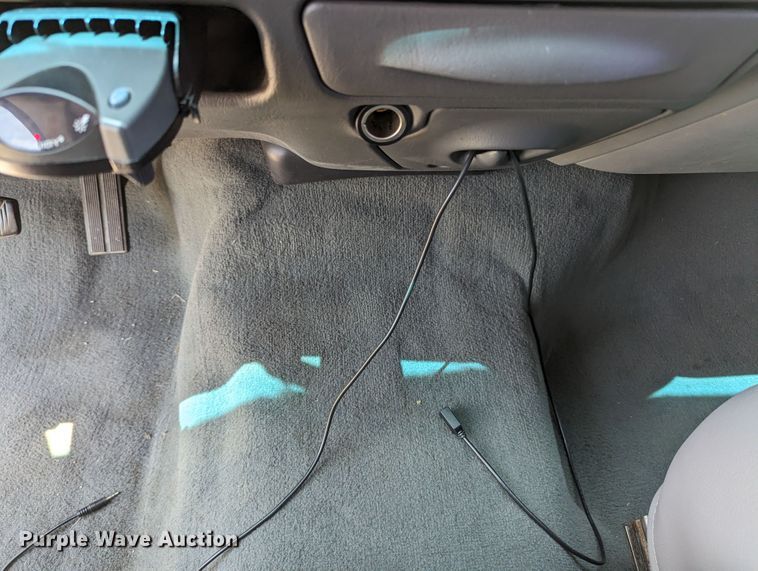 image for item MO9005 2003 Ford F350 Super Duty  Crew Cab pickup truck