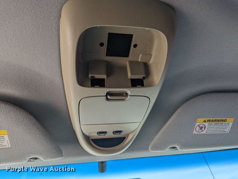 image for item MO9005 2003 Ford F350 Super Duty  Crew Cab pickup truck