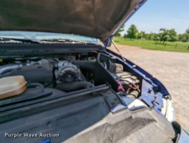 image for item MO9005 2003 Ford F350 Super Duty  Crew Cab pickup truck