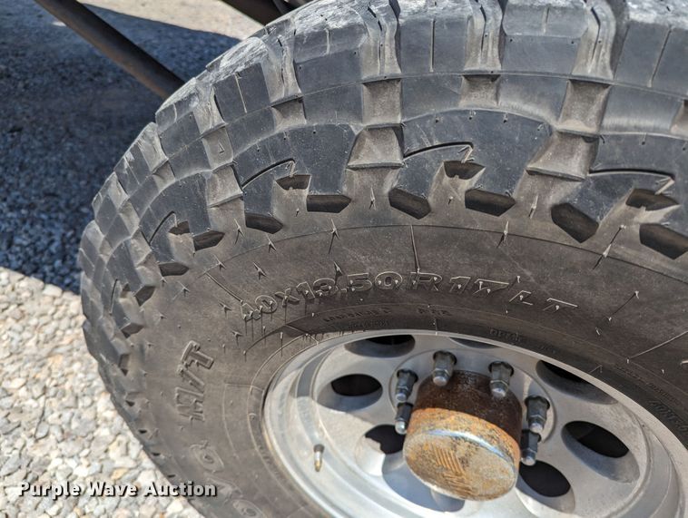 image for item MO9005 2003 Ford F350 Super Duty  Crew Cab pickup truck