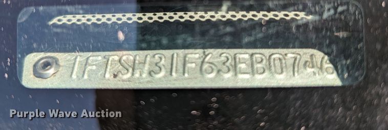 image for item MO9005 2003 Ford F350 Super Duty  Crew Cab pickup truck