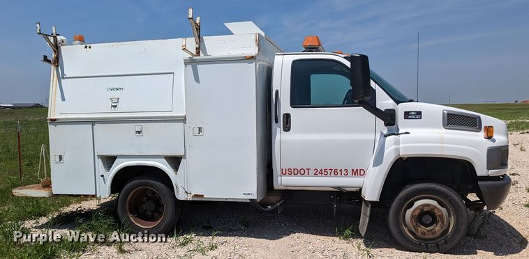image for item MO9007 2006 Chevrolet C4500  utility / service truck