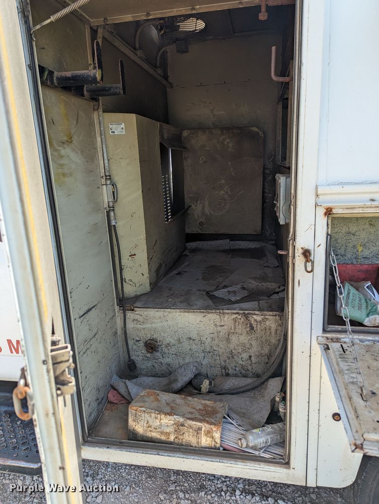 image for item MO9007 2006 Chevrolet C4500  utility / service truck