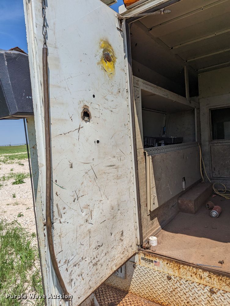 image for item MO9007 2006 Chevrolet C4500  utility / service truck