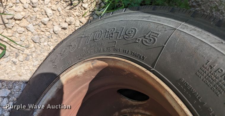 image for item MO9007 2006 Chevrolet C4500  utility / service truck