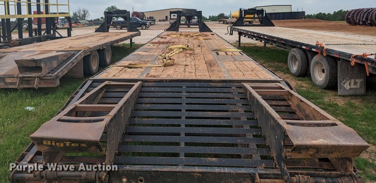 image for item MO9020 2014 Big Tex 25GN-35+5  equipment trailer