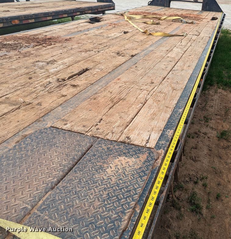 image for item MO9020 2014 Big Tex 25GN-35+5  equipment trailer