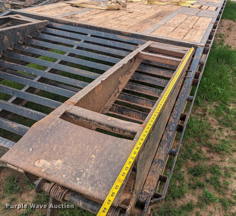 image for item MO9020 2014 Big Tex 25GN-35+5  equipment trailer