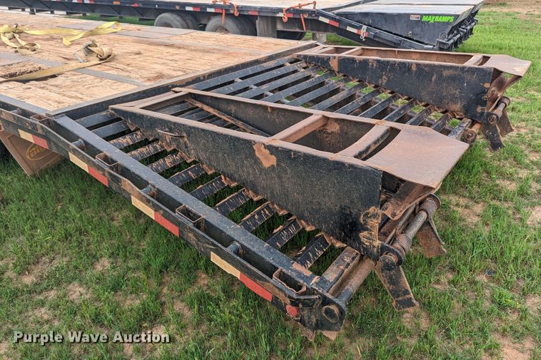 image for item MO9020 2014 Big Tex 25GN-35+5  equipment trailer