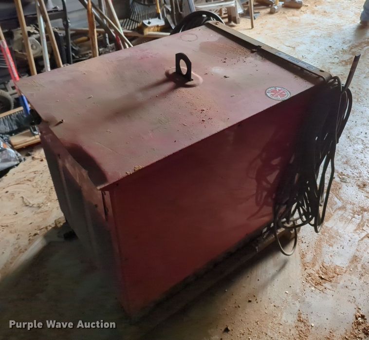 image for item MO9024 Lincoln Idealarc R3R-500  welder