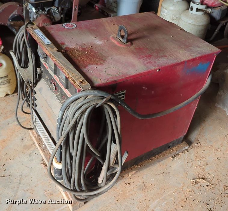 image for item MO9024 Lincoln Idealarc R3R-500  welder
