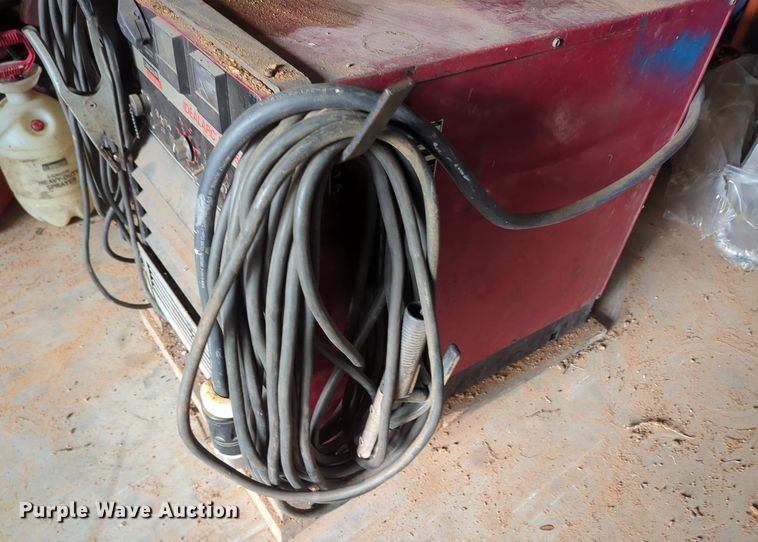 image for item MO9024 Lincoln Idealarc R3R-500  welder