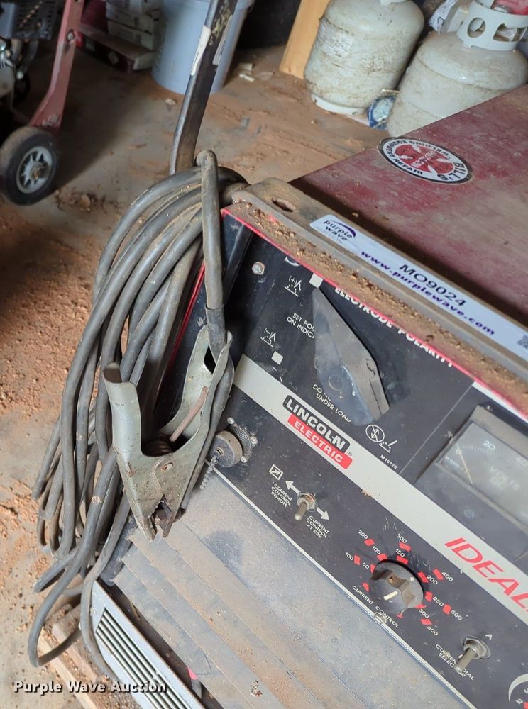 image for item MO9024 Lincoln Idealarc R3R-500  welder
