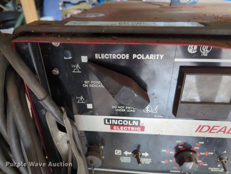 image for item MO9024 Lincoln Idealarc R3R-500  welder