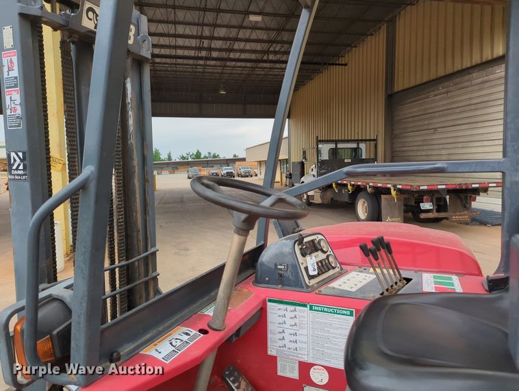 image for item MO9028 2013 Moffett M55  forklift