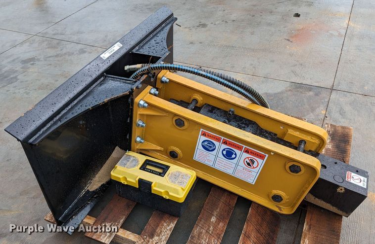 image for item MO9032 2023 Agrotk 680  skid steer breaker