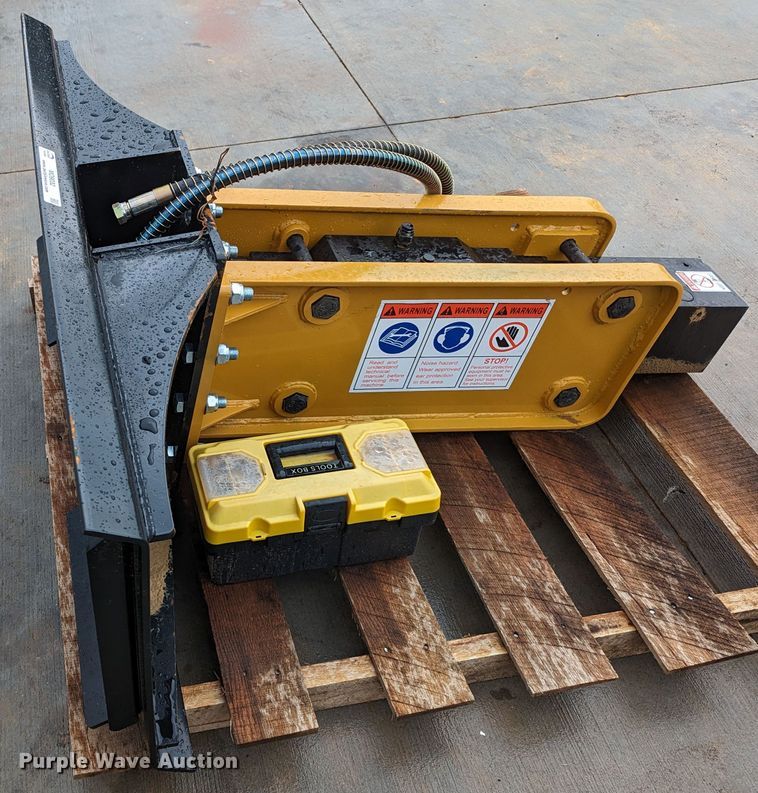 image for item MO9032 2023 Agrotk 680  skid steer breaker