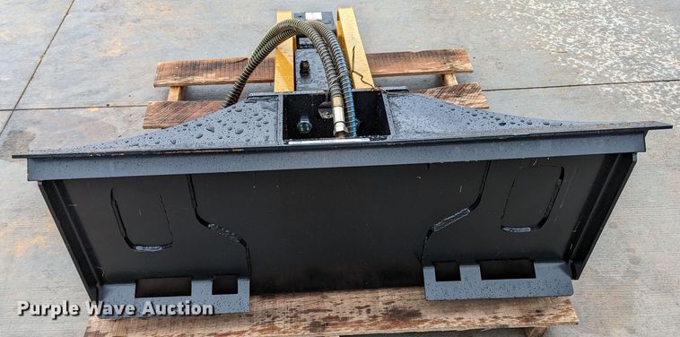 image for item MO9032 2023 Agrotk 680  skid steer breaker