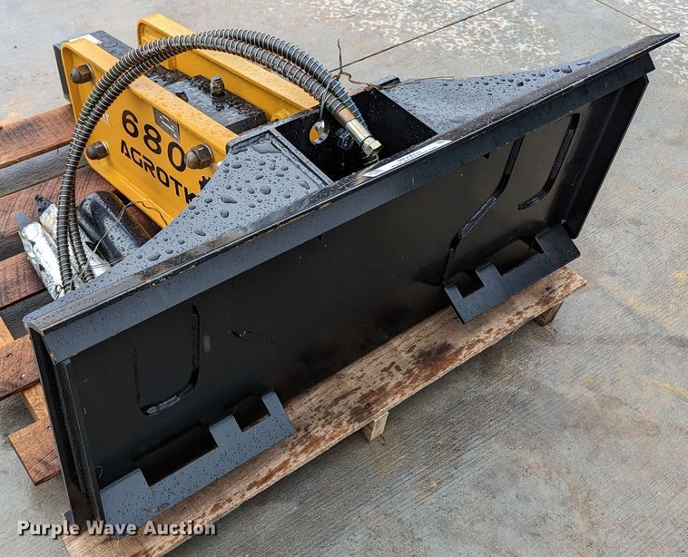 image for item MO9032 2023 Agrotk 680  skid steer breaker