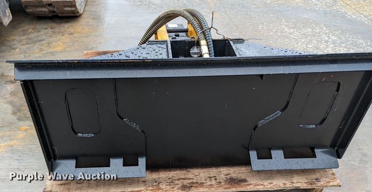 image for item MO9032 2023 Agrotk 680  skid steer breaker