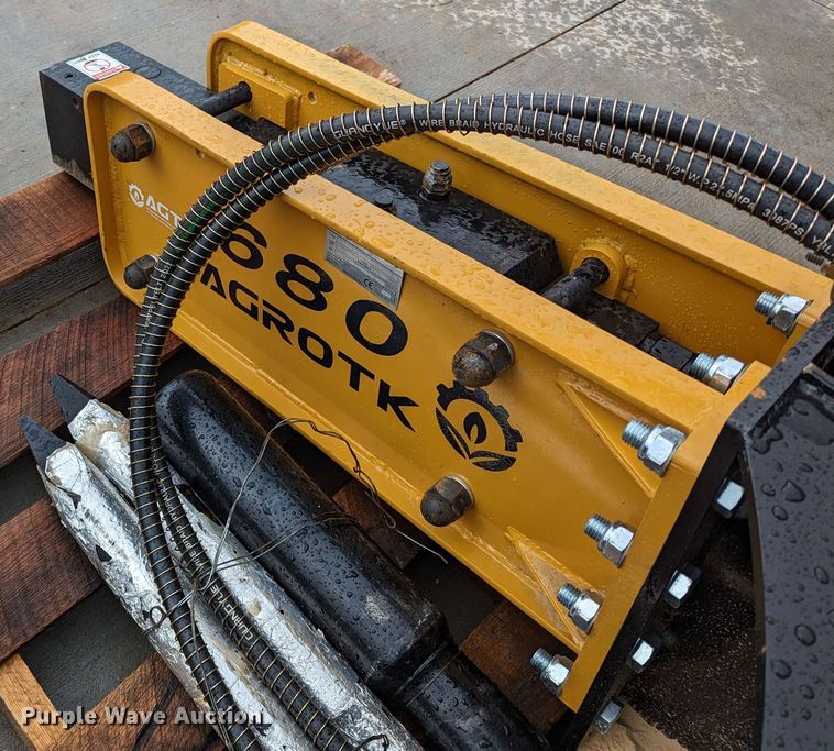 image for item MO9032 2023 Agrotk 680  skid steer breaker