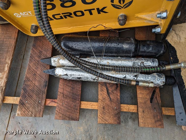 image for item MO9032 2023 Agrotk 680  skid steer breaker