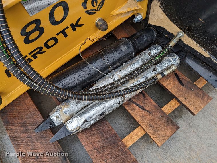 image for item MO9032 2023 Agrotk 680  skid steer breaker