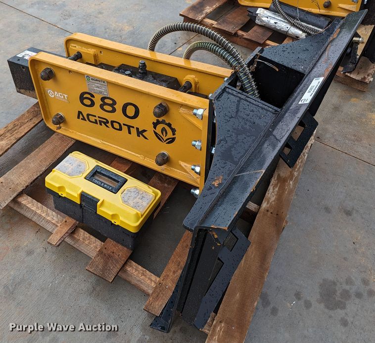 image for item MO9033 2023 Agrotk 680  skid steer breaker