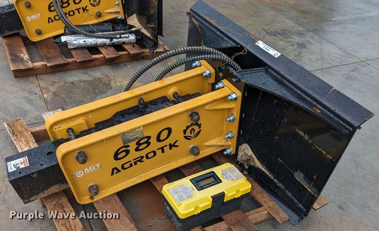 image for item MO9033 2023 Agrotk 680  skid steer breaker
