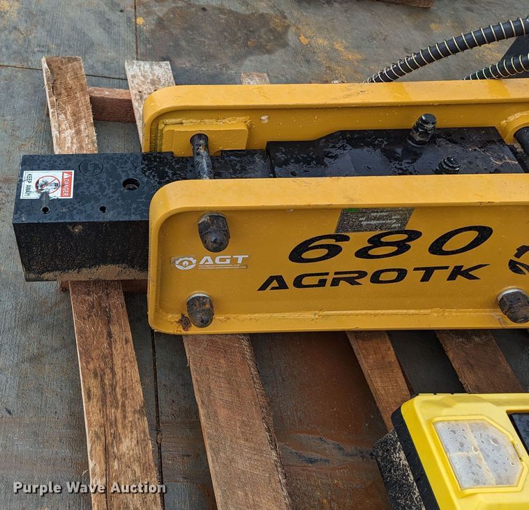 image for item MO9033 2023 Agrotk 680  skid steer breaker