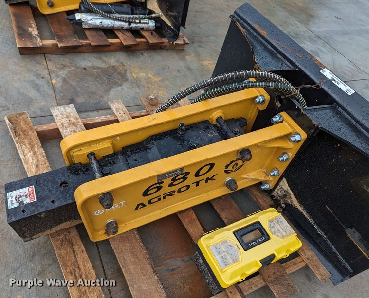 image for item MO9033 2023 Agrotk 680  skid steer breaker