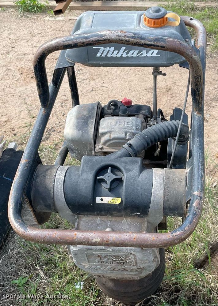 image for item MR9054 Mikasa  plate compactor
