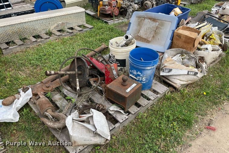 image for item MR9056 Caterpillar parts