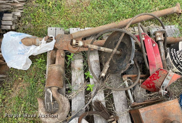 image for item MR9056 Caterpillar parts