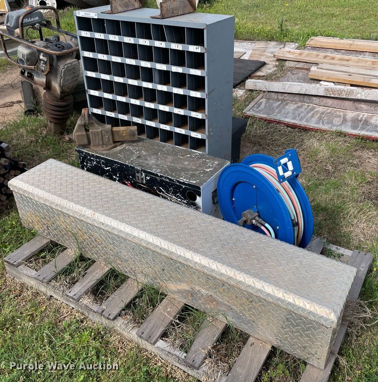 image for item MR9060 Tools