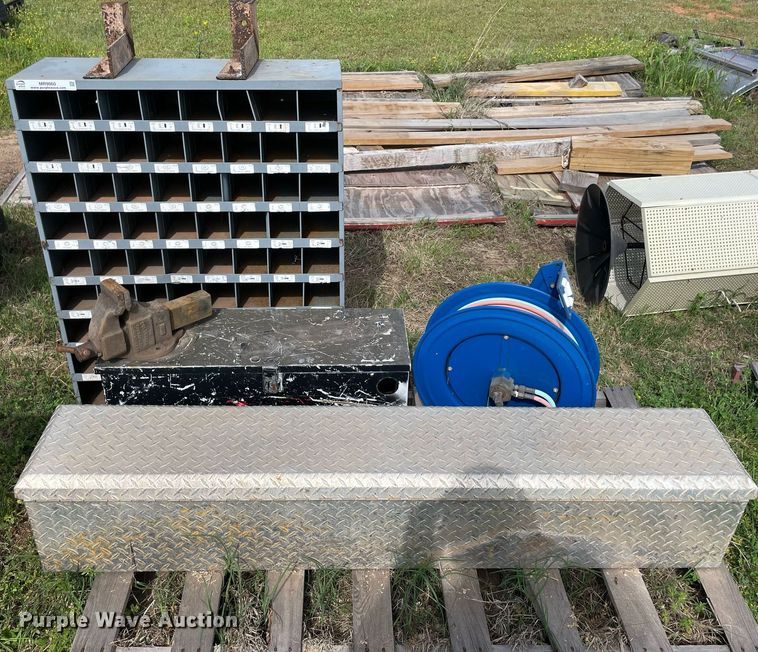 image for item MR9060 Tools