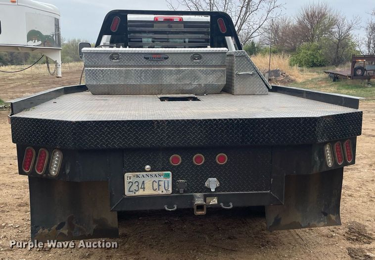 image for item MS9677 2012 Dodge Ram 5500HD  Crew Cab truck cab and chassis