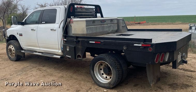 image for item MS9677 2012 Dodge Ram 5500HD  Crew Cab truck cab and chassis