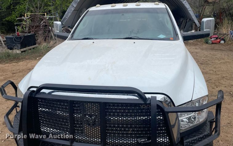 image for item MS9677 2012 Dodge Ram 5500HD  Crew Cab truck cab and chassis