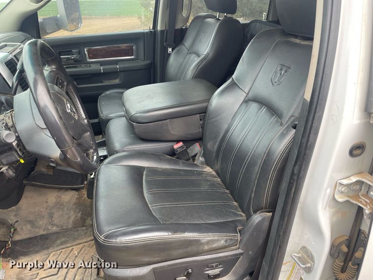 image for item MS9677 2012 Dodge Ram 5500HD  Crew Cab truck cab and chassis