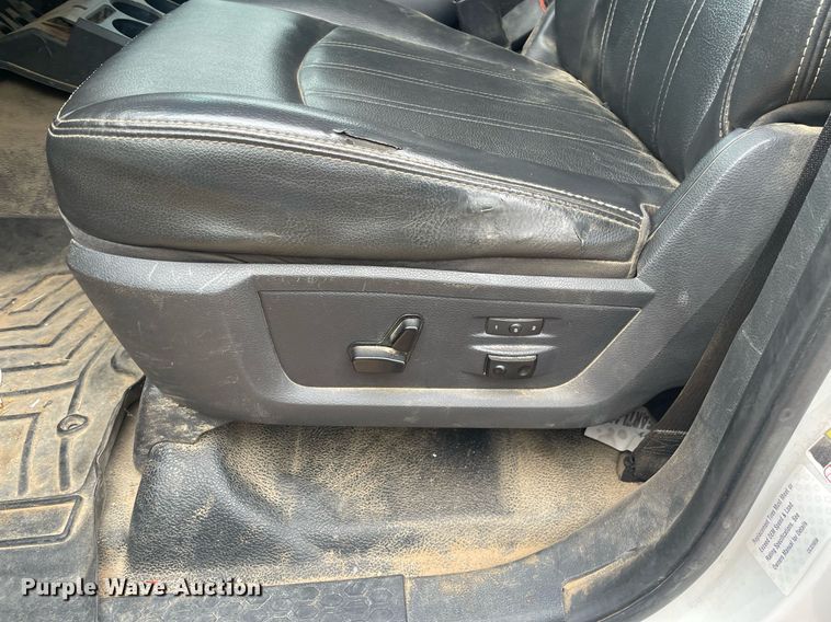 image for item MS9677 2012 Dodge Ram 5500HD  Crew Cab truck cab and chassis