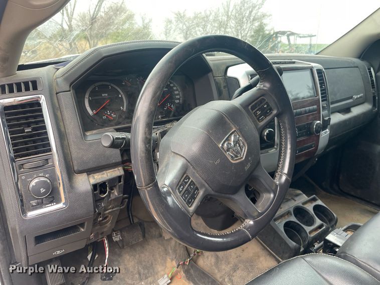 image for item MS9677 2012 Dodge Ram 5500HD  Crew Cab truck cab and chassis