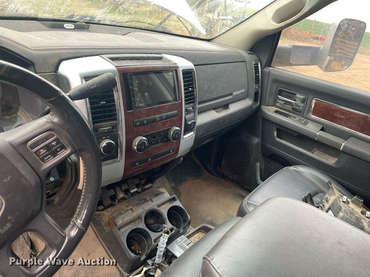 image for item MS9677 2012 Dodge Ram 5500HD  Crew Cab truck cab and chassis