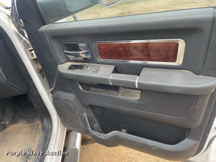 image for item MS9677 2012 Dodge Ram 5500HD  Crew Cab truck cab and chassis