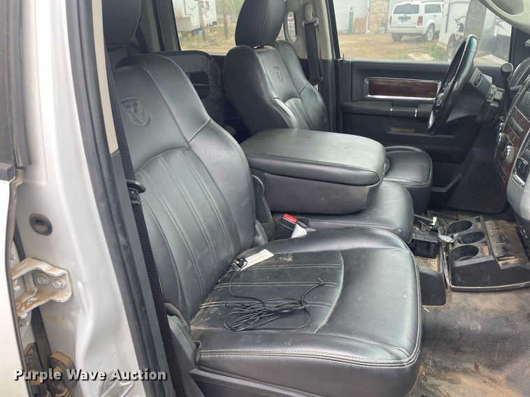 image for item MS9677 2012 Dodge Ram 5500HD  Crew Cab truck cab and chassis